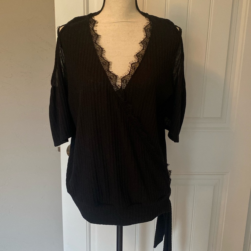 Blu Pepper Ribbed Knit Cold Shoulder Top